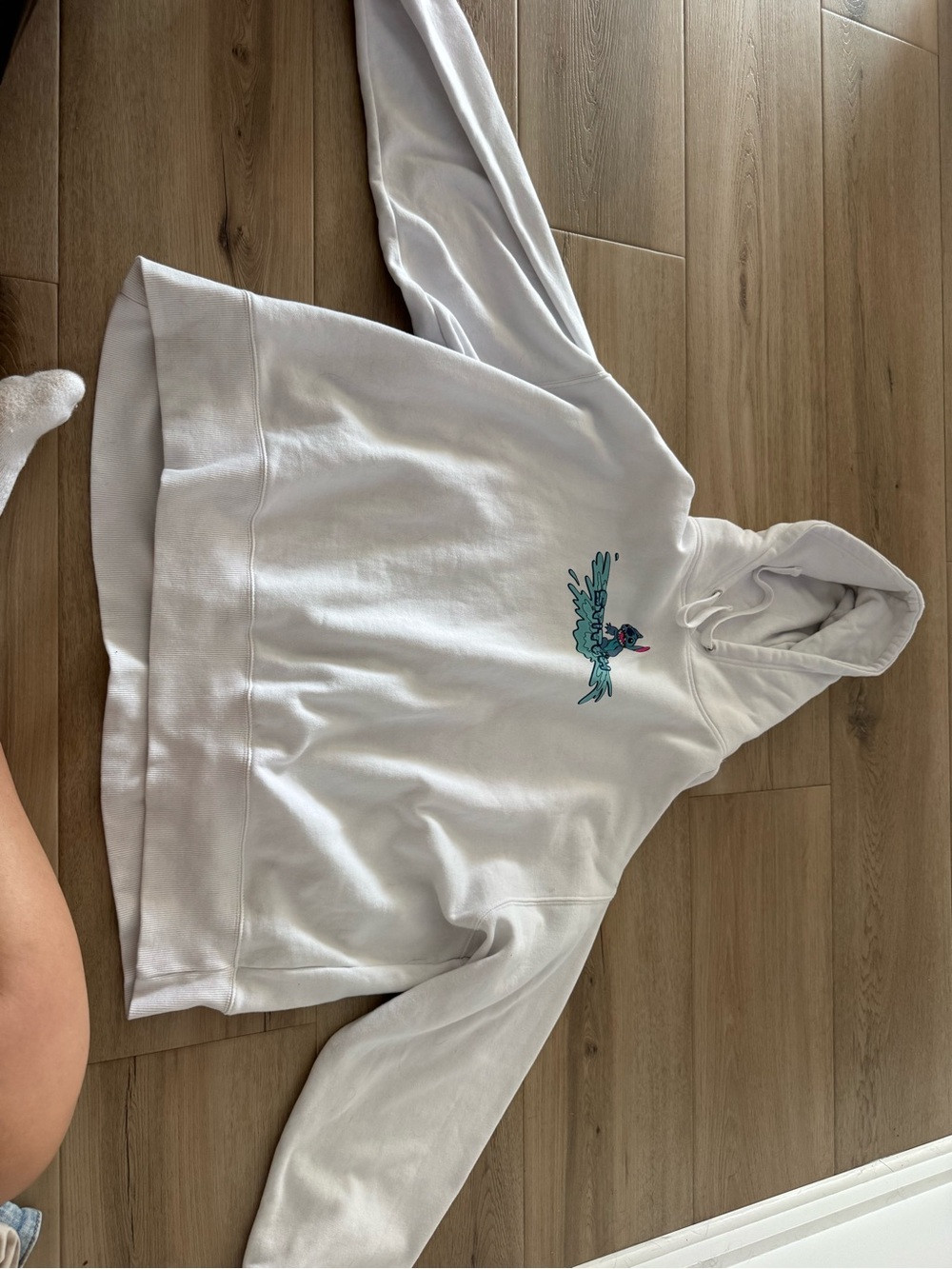 Disney White Pullover with stitch